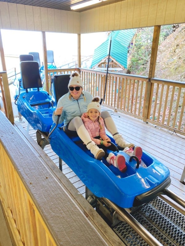 Safe Fall Family Road Trip to Gatlinburg & Pigeon Forge, Tennessee