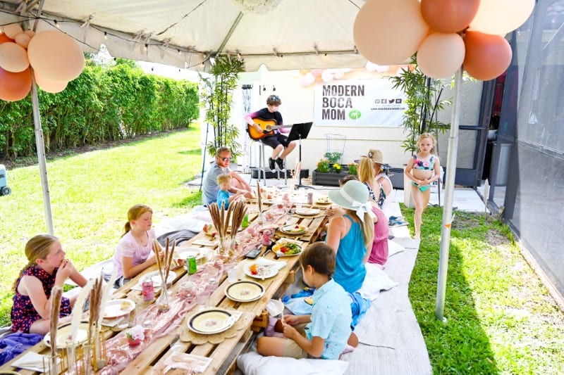 DIY boho pallet picnic