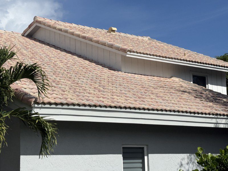 Boca Raton Roof Cleaning Before Pressure Perfection (3) Boca Raton Roof Cleaning Before Pressure Perfection (3)