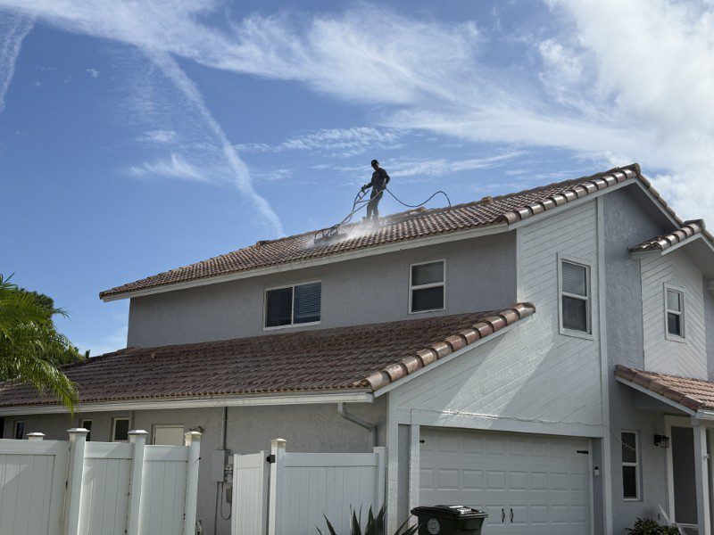 Boca Raton Roof Cleaning with Pressure Perfection (2) Boca Raton Roof Cleaning with Pressure Perfection (2)