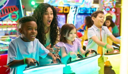 Chuck E. Cheese Games Kids and Parents 3